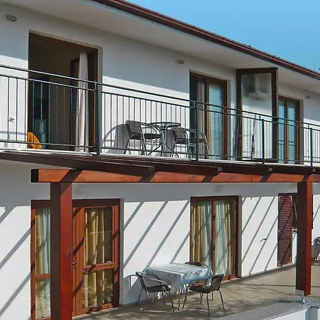 3-Person Apartment In Starigrad Appartement *