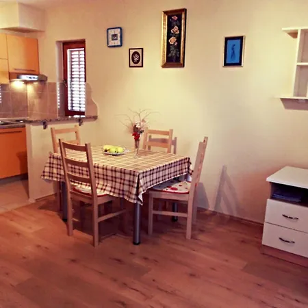 3-person In * Starigrad Paklenica