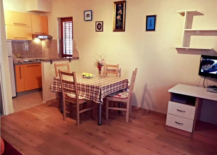 3-person In * Starigrad Paklenica