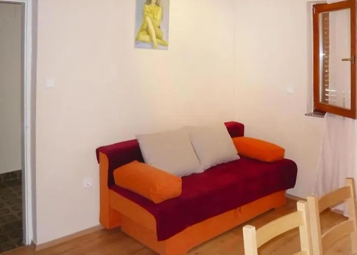 3-person In Starigrad Paklenica