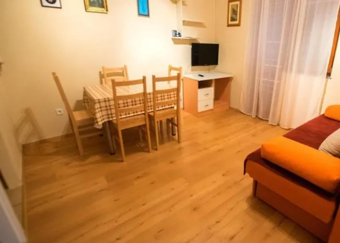 3-person In Apartamento Starigrad Paklenica