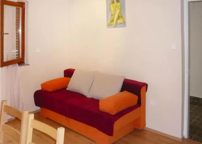 3-person In Starigrad Paklenica