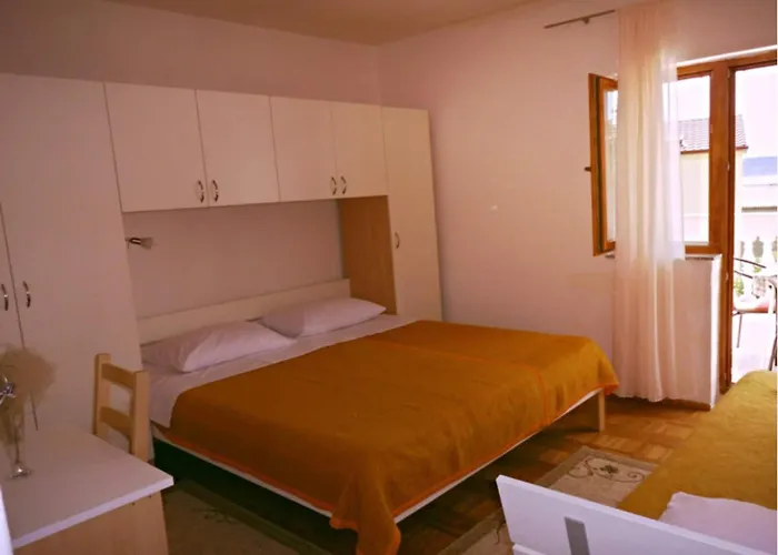 3-person In Apartamento *