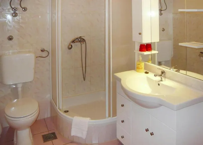 3-person In Apartamento Starigrad Paklenica