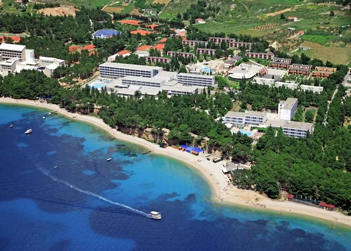 3-person In Starigrad Paklenica